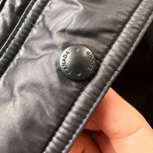 Canada goose trillium parka limited edition XS - Picture 5 of 6
